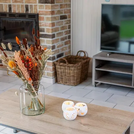 Casa de Férias Excellent Family Holiday Home In Middelkerke With Large Garden And Playground On The Domain *