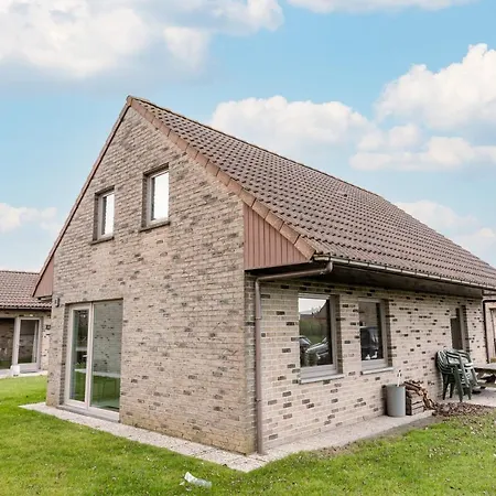 Casa de Férias Excellent Family Holiday Home In Middelkerke With Large Garden And Playground On The Domain *