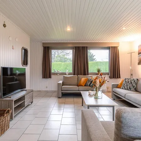 Excellent Family Holiday Home In Middelkerke With Large Garden And Playground On The Domain Casa de Férias